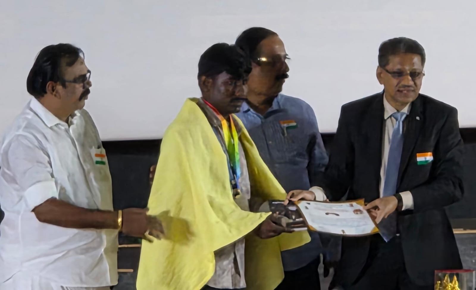 பசும்பொன் உ.முத்துராமலிங்கத்தேவர் ஆய்விருக்கை - அனைத்துக் கல்லூரி மாணவர்களுக்கான இலக்கியப் போட்டிகள் நம் கல்லூரி மாணாக்கர்கள் வெற்றி